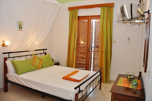 Artemis rooms - Agia Marina - Aegina island