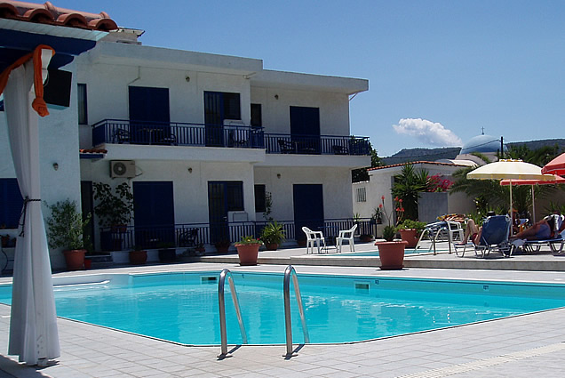 Hotel Helios Agia Marina swimming pool