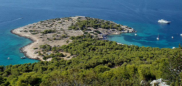 Moni island beach