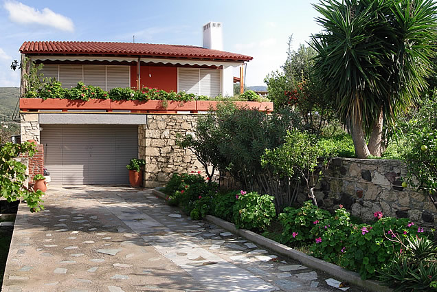 aegina_villa_for_sale_perivola_1