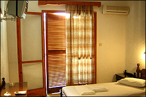 Artemis Rooms - Aghia Marina - Aegina island - Greece