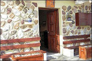 Mikro Caf&eacute; - Perdika - Aegina island - Greece
