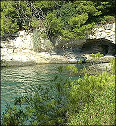 Kavos Bay Hotel - budget accommodation - Aghia Marina - Aegina island - Greece