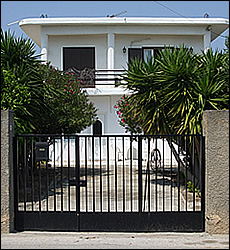 Large Ground Floor Apartment - available for long term rental Aegina