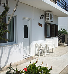 Large Ground Floor Apartment - available for long term rental Aegina