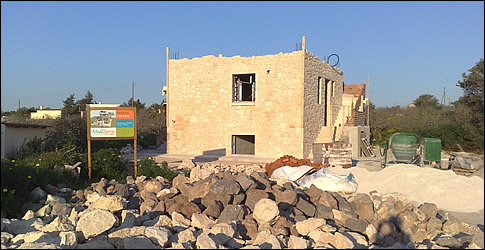 Medi Terra - Stone Built House - Kipseli